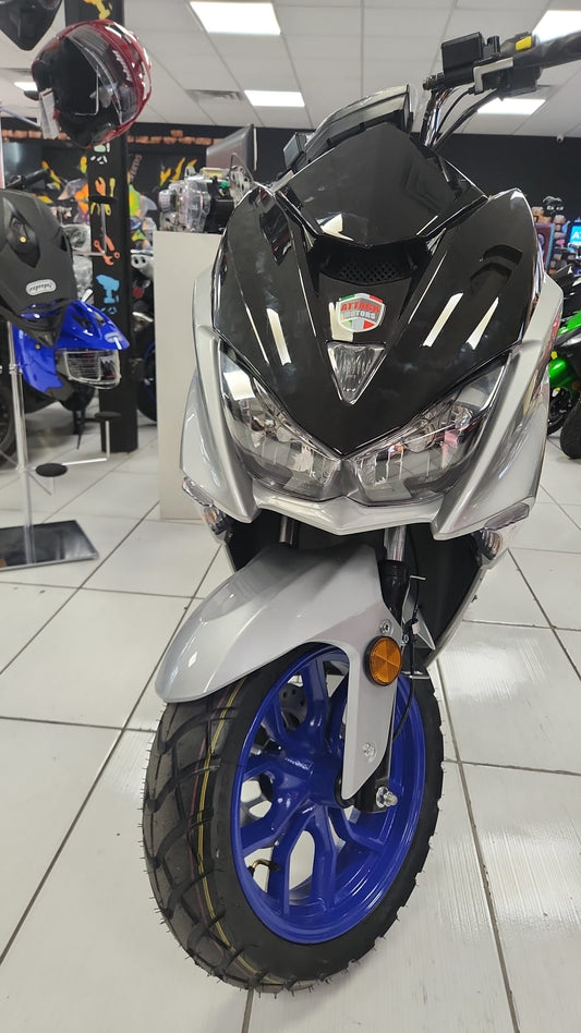 Moto BLANCO de combustion 2025